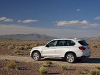 BMW X5 (2014) - picture 19 of 66