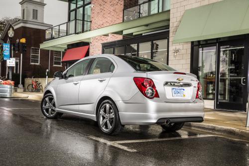 Chevrolet Sonic RS (2014) - picture 8 of 10