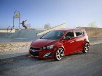 Chevrolet Sonic RS (2014) - picture 4 of 10