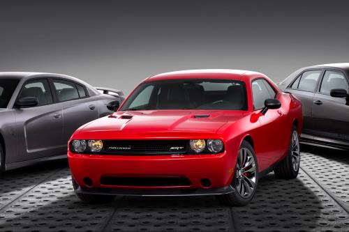 Chrysler 300 SRT Satin Vapor Edition (2014) - picture 1 of 3