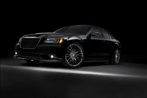 Chrysler 300C John Varvatos Limited Edition (2014) - picture 1 of 25