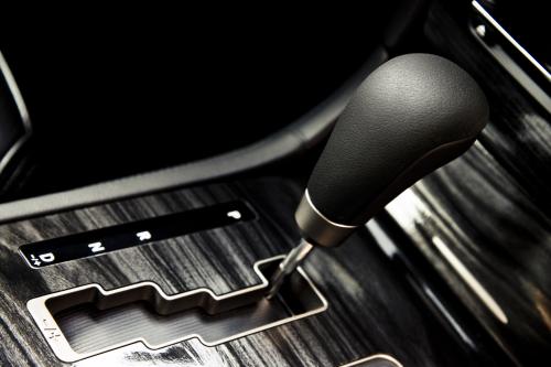 Chrysler 300C John Varvatos Limited Edition (2014) - picture 9 of 25