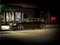 Chrysler 300C John Varvatos Limited Edition (2014) - picture 2 of 25