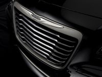 Chrysler 300C John Varvatos Limited Edition (2014) - picture 18 of 25