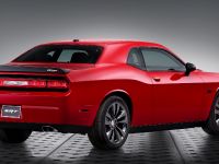 Dodge Challenger SRT Satin Vapor Edition (2014) - picture 2 of 4