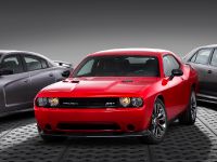 Dodge Challenger SRT Satin Vapor Edition (2014) - picture 3 of 4