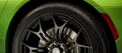 Dodge SRT Viper Stryker Green (2014) - picture 4 of 6