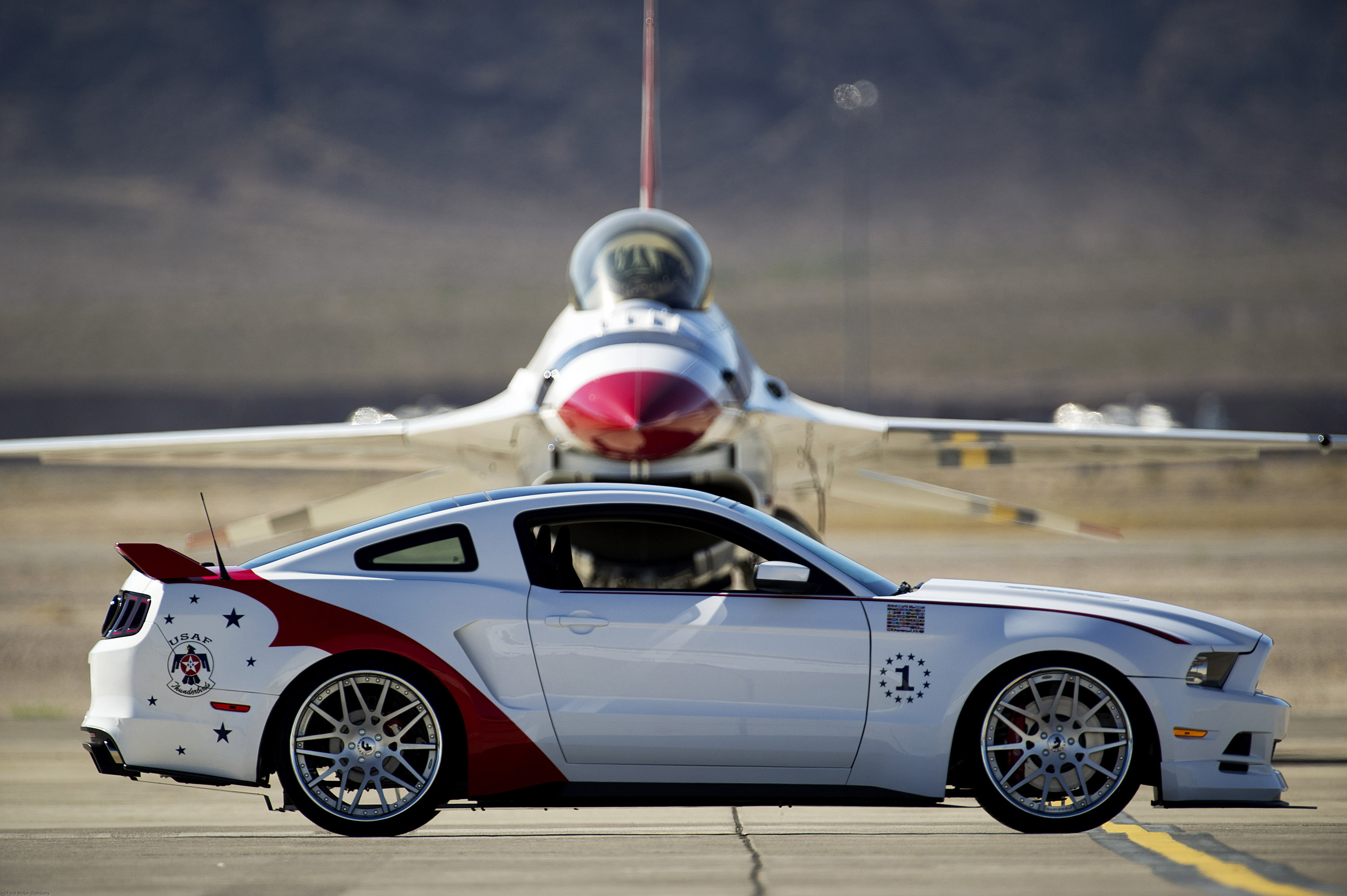 Ford Mustang GT U.S. Air Force Thunderbirds Edition