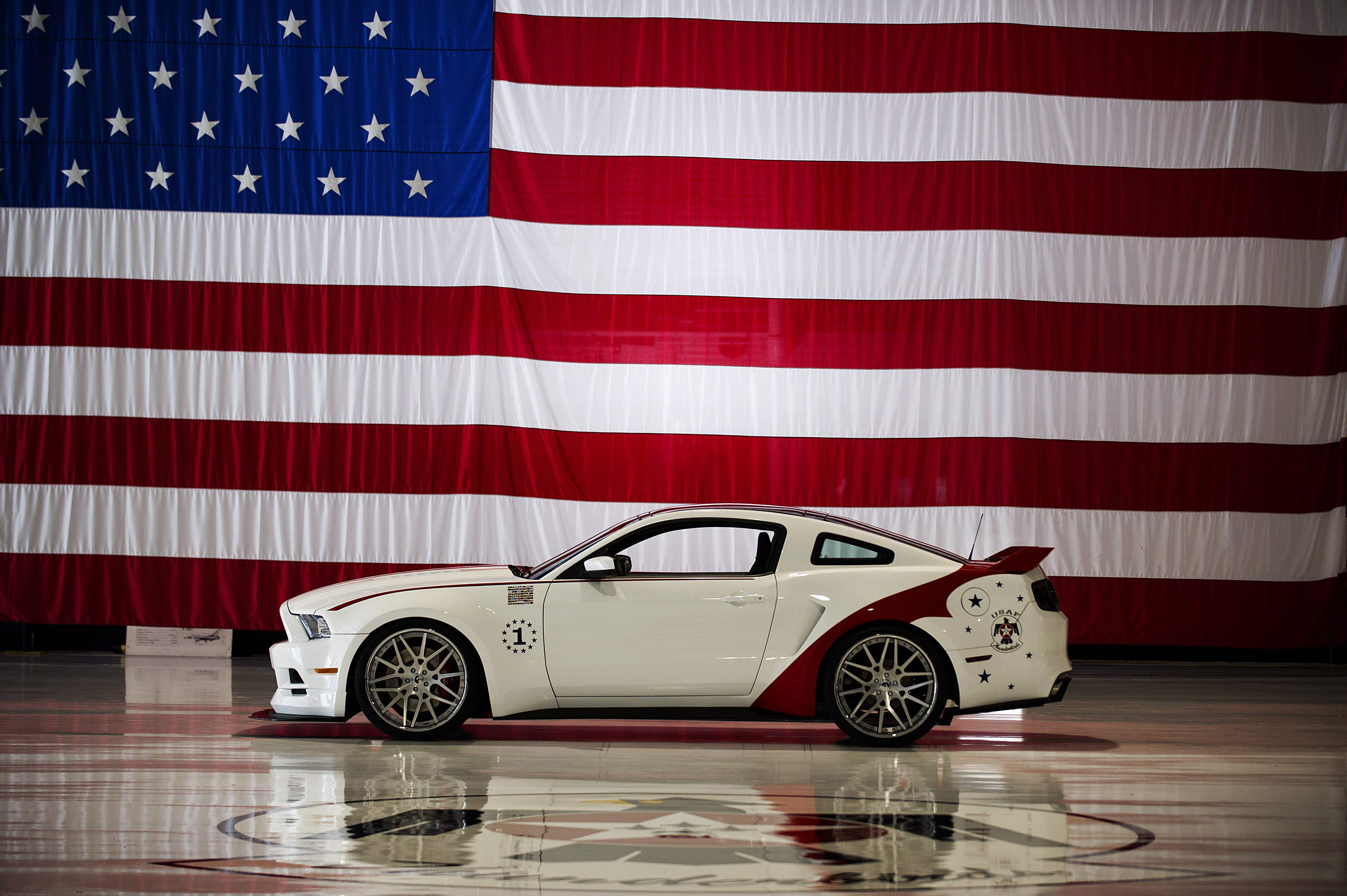 Ford Mustang GT U.S. Air Force Thunderbirds Edition