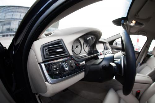 Fostla BMW 550i F10 (2014) - picture 17 of 18