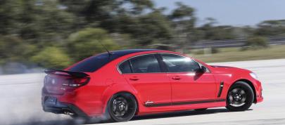 Holden Commodore Craig Lowndes SS V Special Edition (2014) - picture 4 of 7