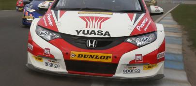 Honda Civic Tourer BTCC (2014) - picture 4 of 9