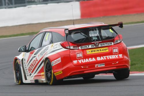 Honda Civic Tourer BTCC (2014) - picture 8 of 9