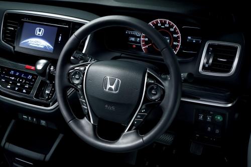 Honda Odyssey JDM (2014) - picture 9 of 15