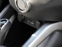 Hyundai Veloster RE-FLEX (2014) - picture 11 of 12
