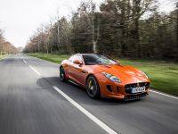 Jaguar F-TYPE R Coupe (2014) - picture 1 of 2