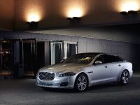 Jaguar XJ (2014) - picture 1 of 6