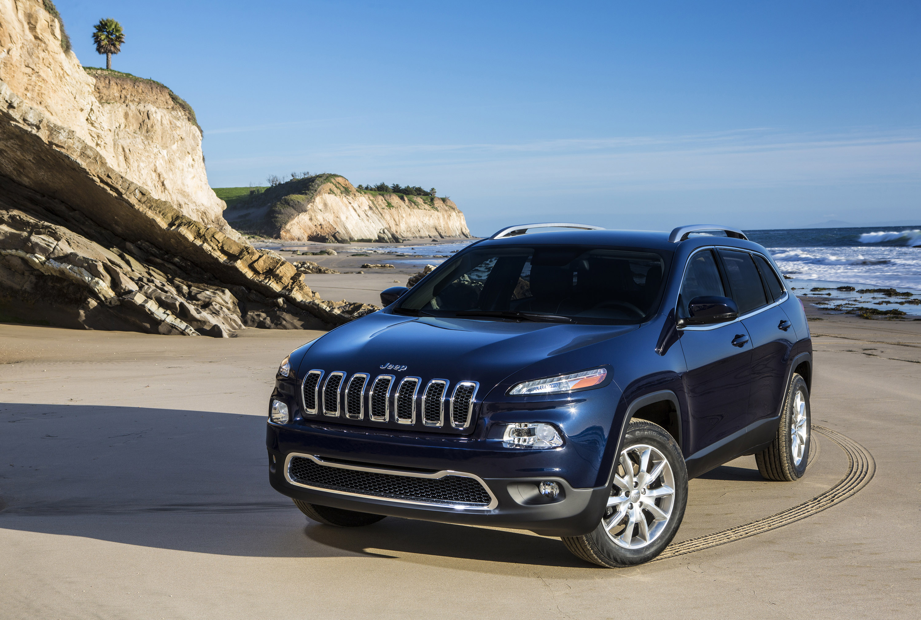 Новые модели джипов. Jeep Cherokee 2015. Jeep Cherokee 2014. Jeep Grand Cherokee 2014. Jeep Grand Cherokee Limited 2014.