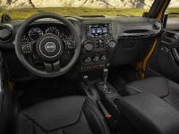 Jeep Wrangler Altitude (2014) - picture 3 of 4