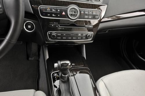 Kia Cadenza (2014) - picture 24 of 28