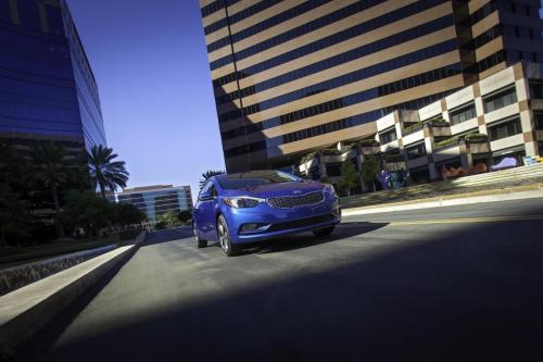 Kia Forte (2014) - picture 9 of 27