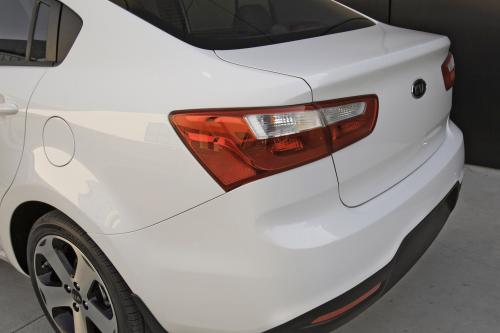 Kia Rio (2014) - picture 8 of 31
