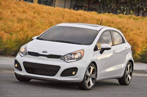 Kia Rio (2014) - picture 16 of 31