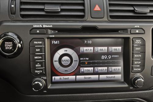 Kia Rio (2014) - picture 25 of 31