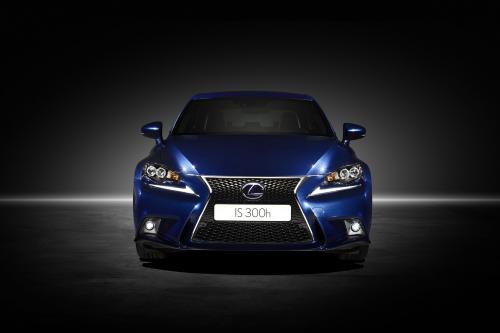 Lexus IS 300h (2014) - picture 1 of 8