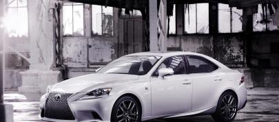 Lexus IS F Sport (2014) - picture 4 of 16