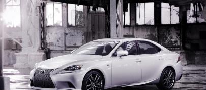 Lexus IS F Sport (2014) - picture 4 of 16