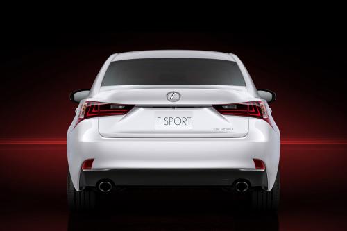 Lexus IS F Sport (2014) - picture 8 of 16