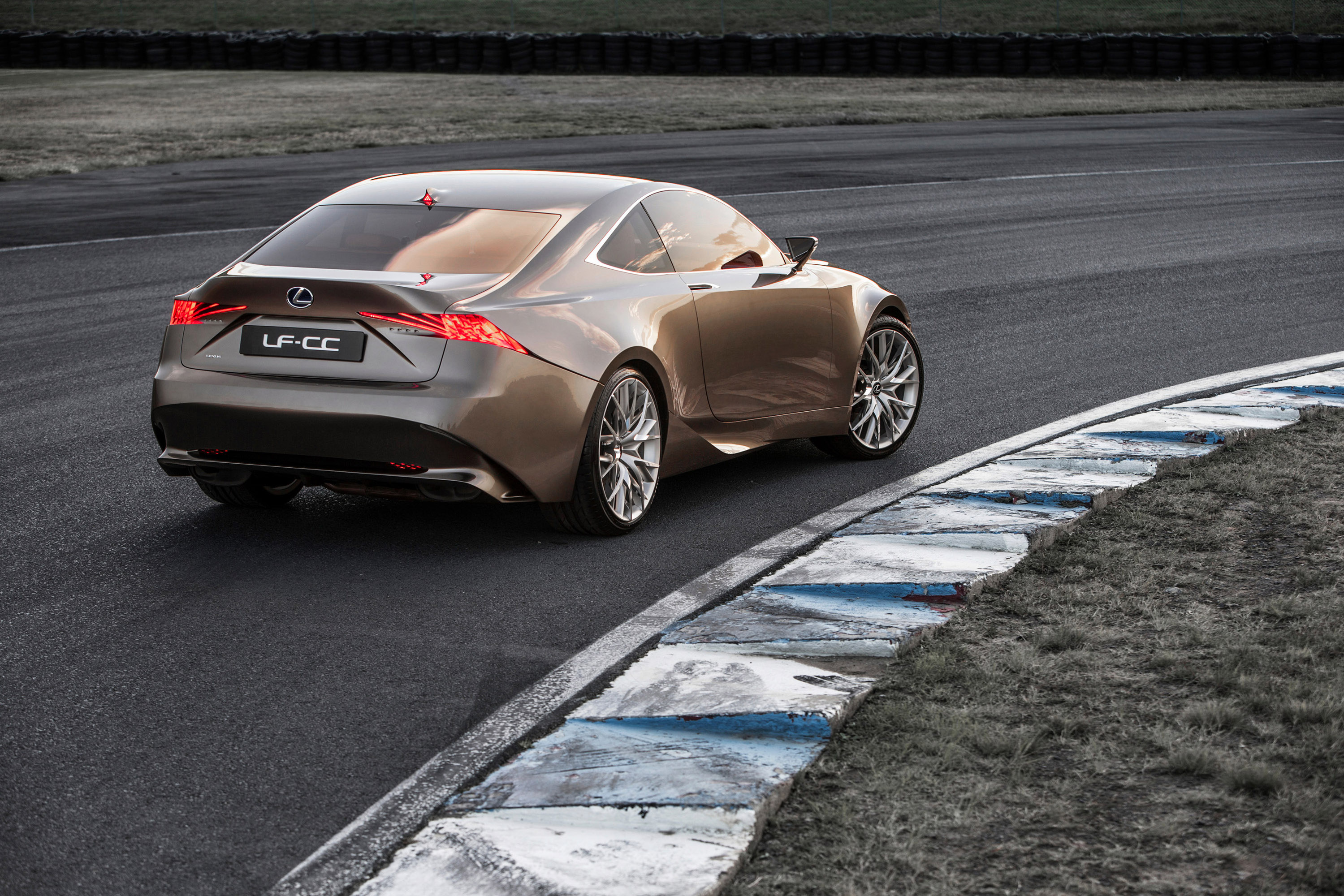 Lexus LF-CC