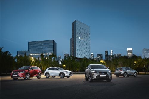 Lexus NX 300h Sports Luxury (2014) - picture 1 of 42