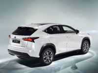 Lexus NX 300h Sports Luxury (2014) - picture 8 of 42