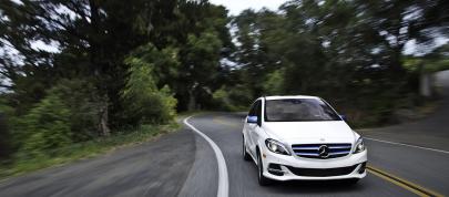 Mercedes-Benz B-Class Electric Drive (2014) - picture 4 of 76
