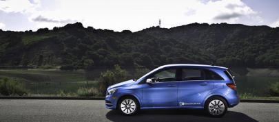 Mercedes-Benz B-Class Electric Drive (2014) - picture 44 of 76