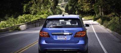 Mercedes-Benz B-Class Electric Drive (2014) - picture 47 of 76