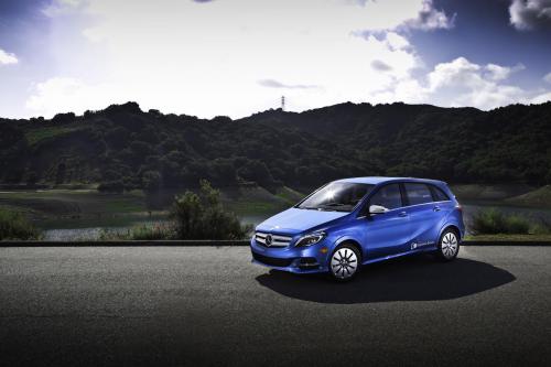 Mercedes-Benz B-Class Electric Drive (2014) - picture 32 of 76