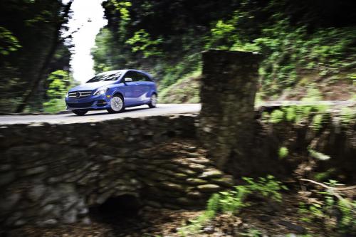 Mercedes-Benz B-Class Electric Drive (2014) - picture 48 of 76