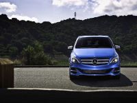 Mercedes-Benz B-Class Electric Drive (2014) - picture 43 of 76