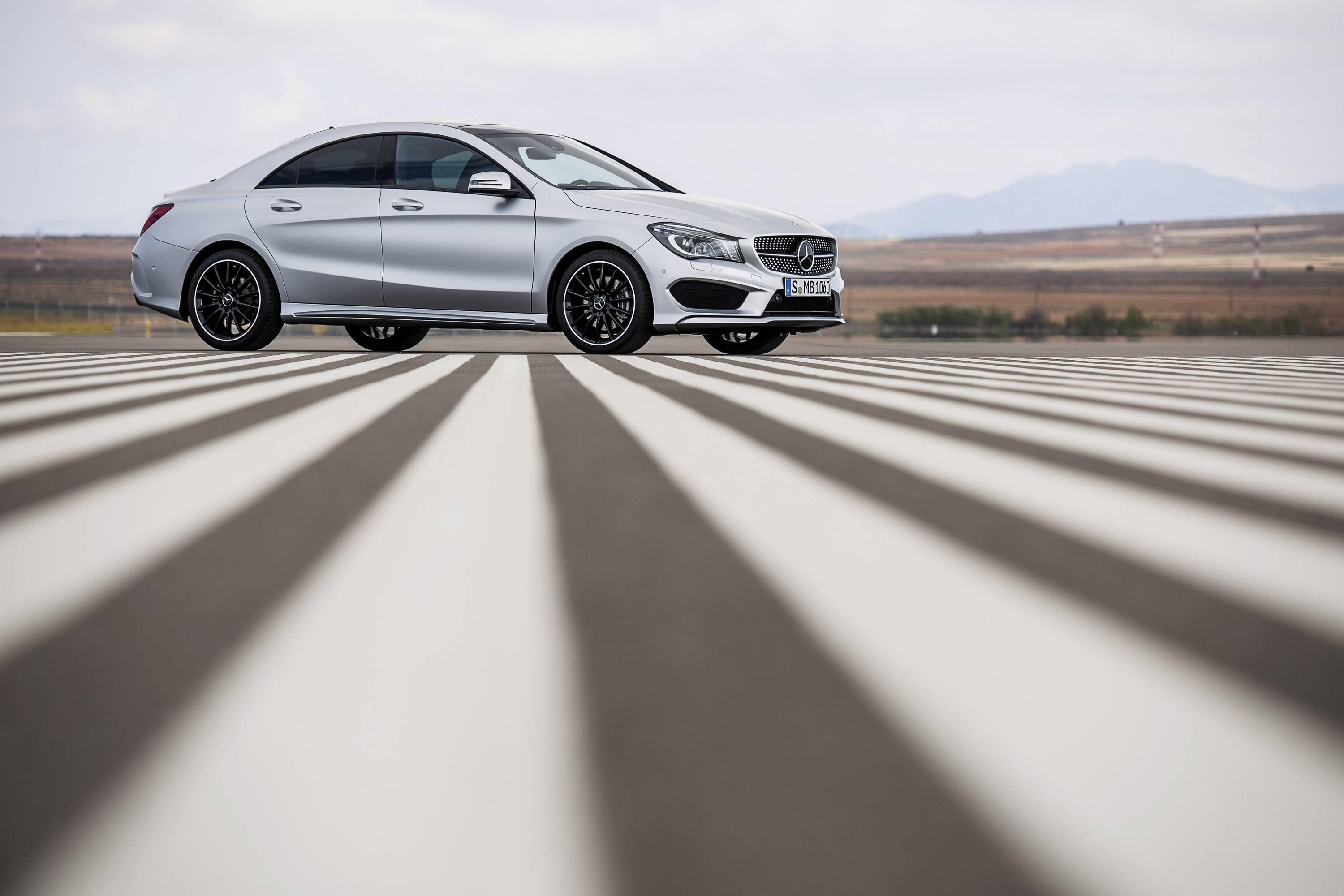 Mercedes-Benz CLA 250 US