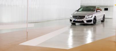 Mercedes-Benz CLA 250 US (2014) - picture 15 of 31