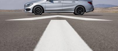 Mercedes-Benz CLA 250 US (2014) - picture 23 of 31