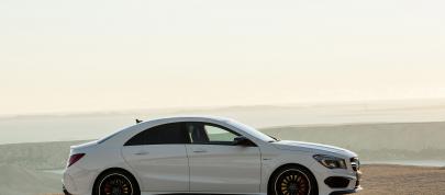 Mercedes-Benz CLA 45 AMG (2014) - picture 15 of 27