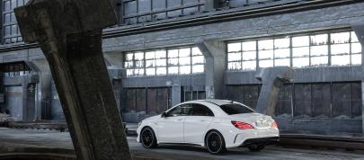 Mercedes-Benz CLA 45 AMG (2014) - picture 23 of 27