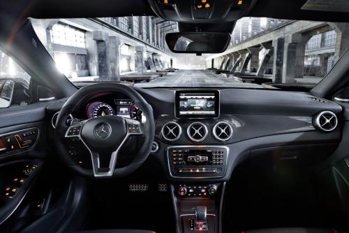 Mercedes-Benz CLA 45 AMG (2014) - picture 24 of 27