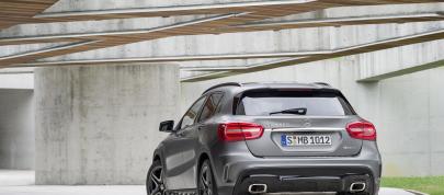 Mercedes-Benz GLA (2014) - picture 4 of 22