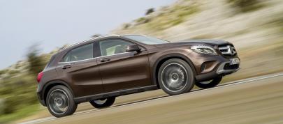 Mercedes-Benz GLA (2014) - picture 12 of 22