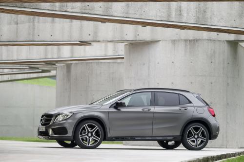 Mercedes-Benz GLA (2014) - picture 1 of 22